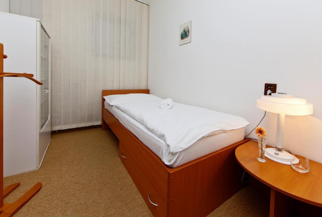 Hotel Wolf Prague Ngoại thất bức ảnh