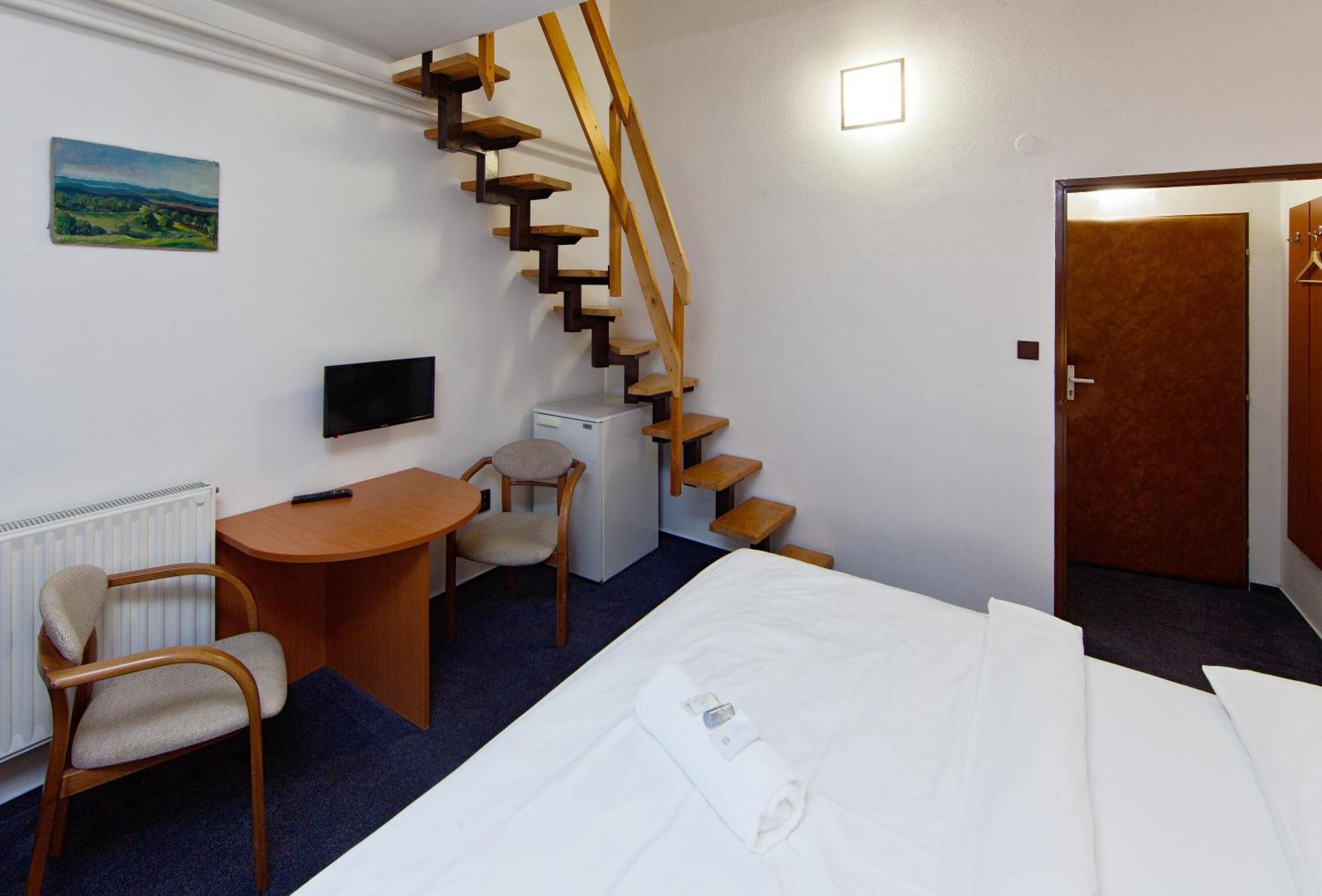 Hotel Wolf Prague Ngoại thất bức ảnh